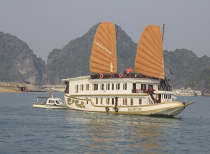 Halong Valentine Cruise 3 days 2 nights